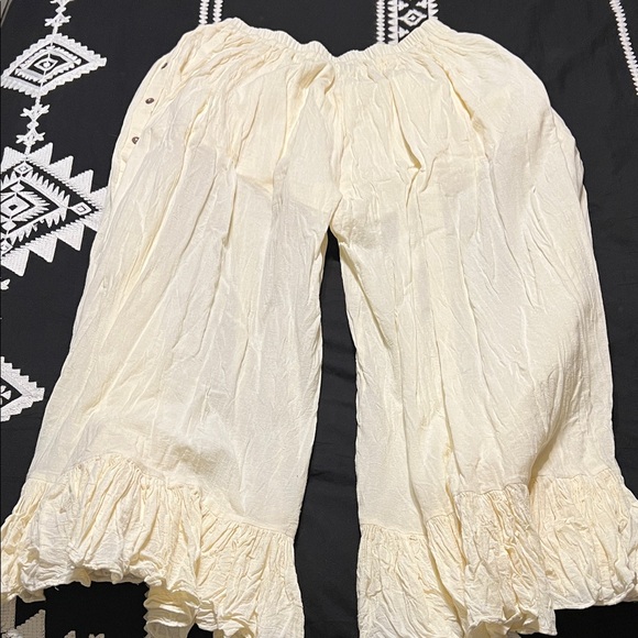 Cream Ruffled Women's Skirt - Picture 4 of 5
